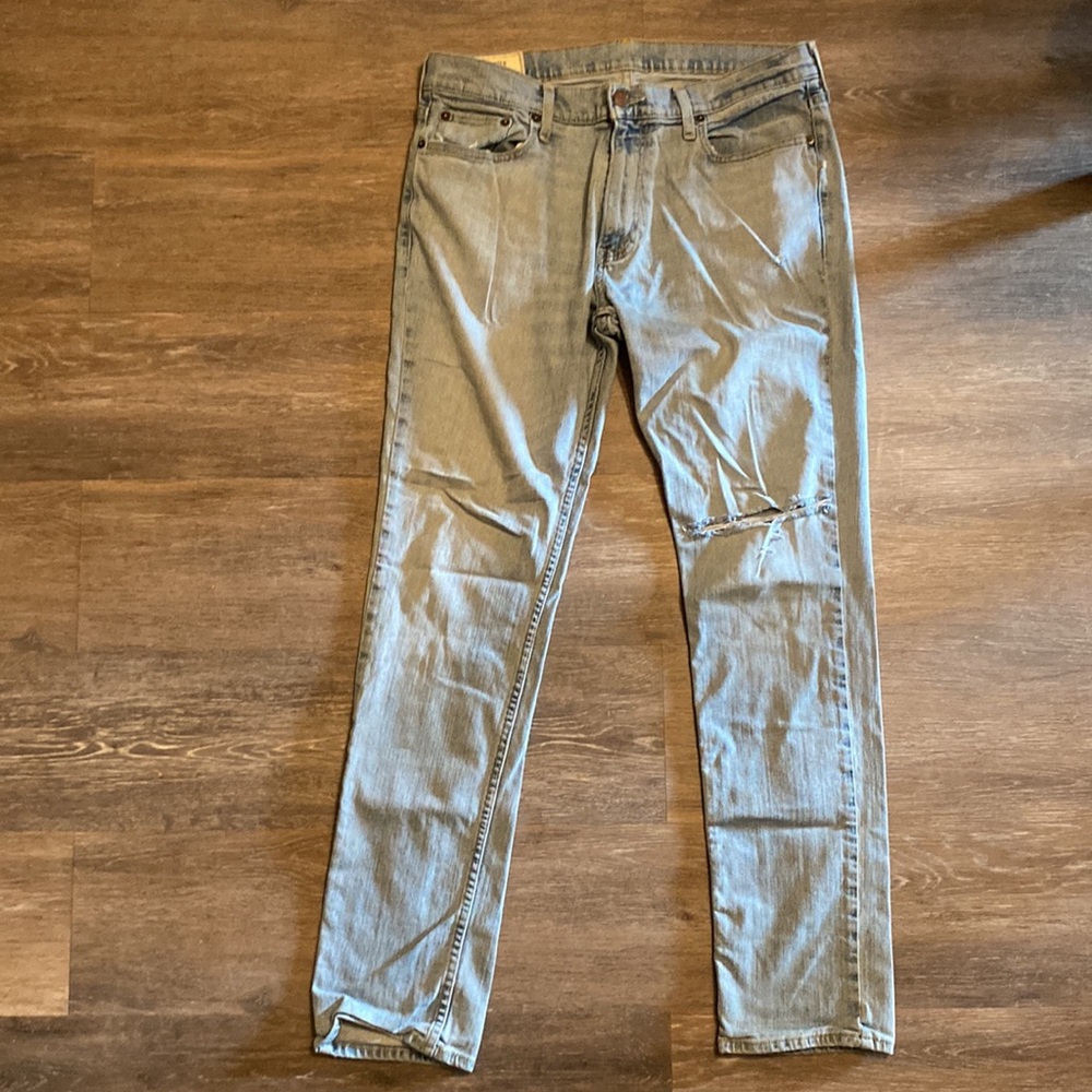 Hollister Light Wash Distressed Skinny Jeans Size 34